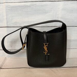 Saint Laurent Le 5 à 7 Supple mini Bag